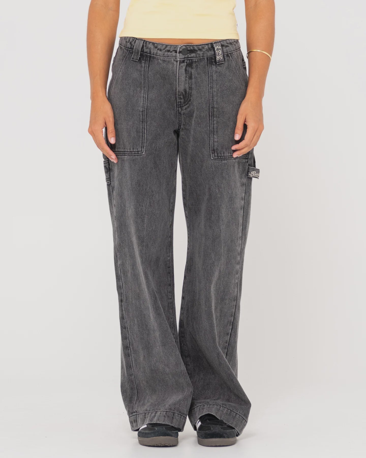 Billie Low Rise Carpenter Jean