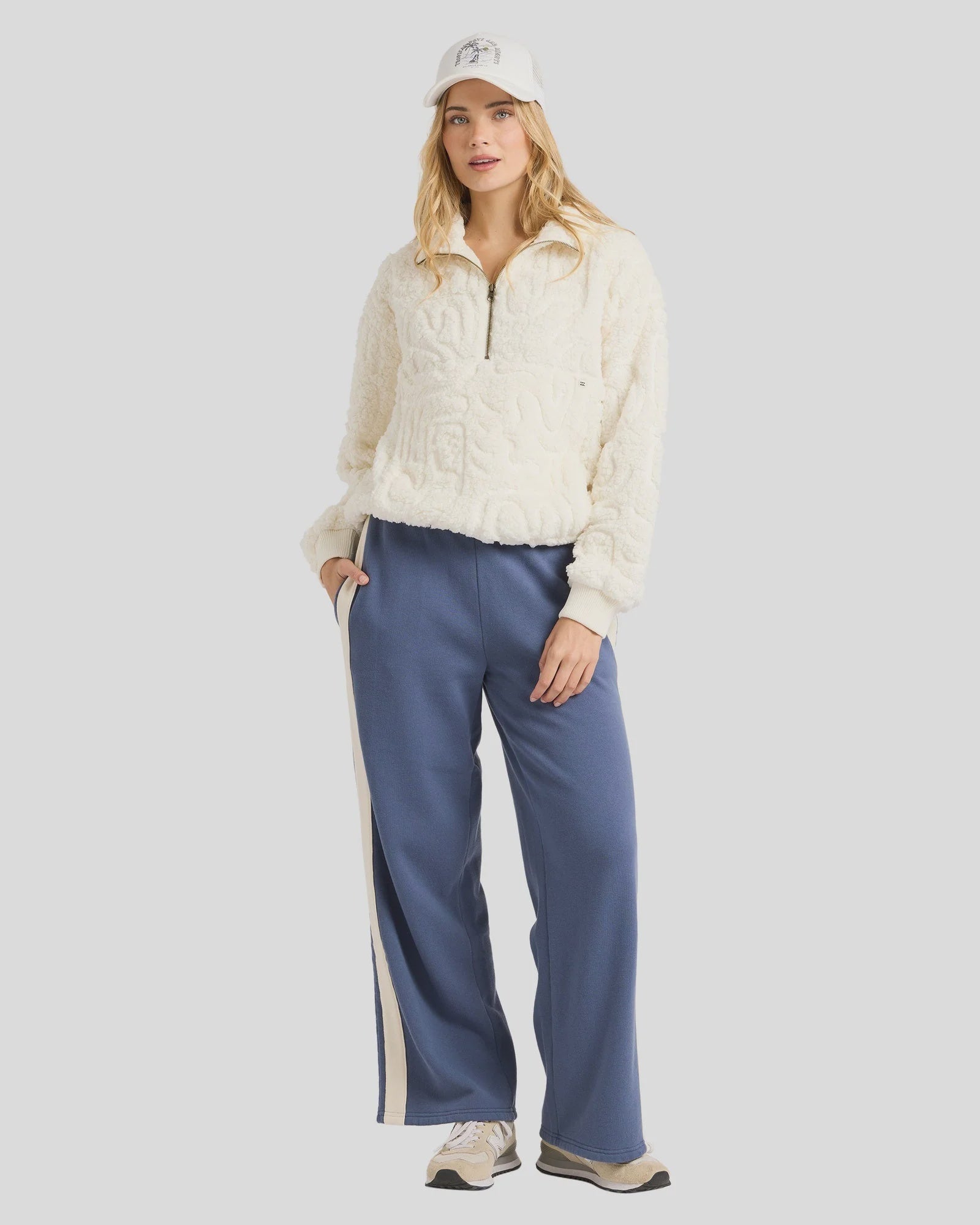 Womens Le Love Half Zip Pullover