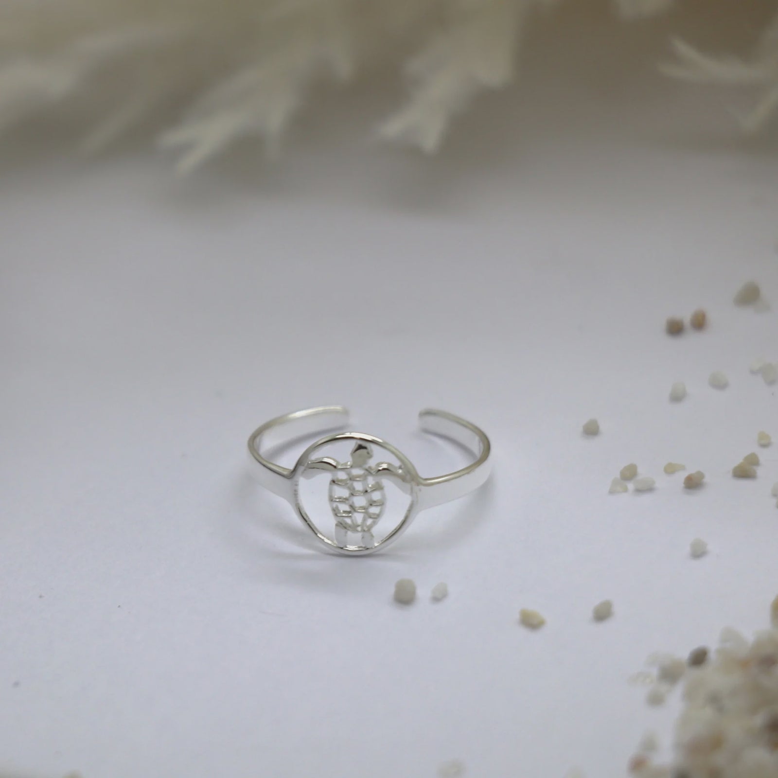 Openwork Turtle Toe Ring