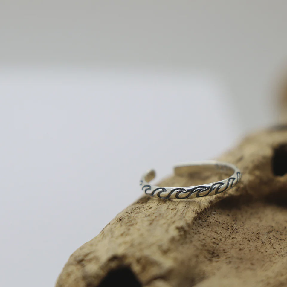 Mini Wave Toe Ring